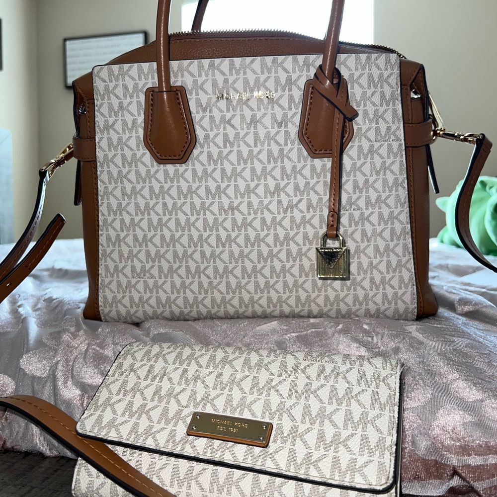 Michael Kors Handbag & Wallet